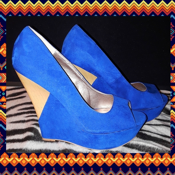 Beautiful blue platform heels - Picture 3 of 3